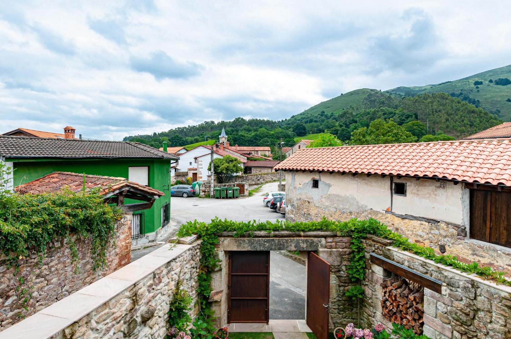 La Casa De Piedra Villa Herrera de Ibio Bagian luar foto
